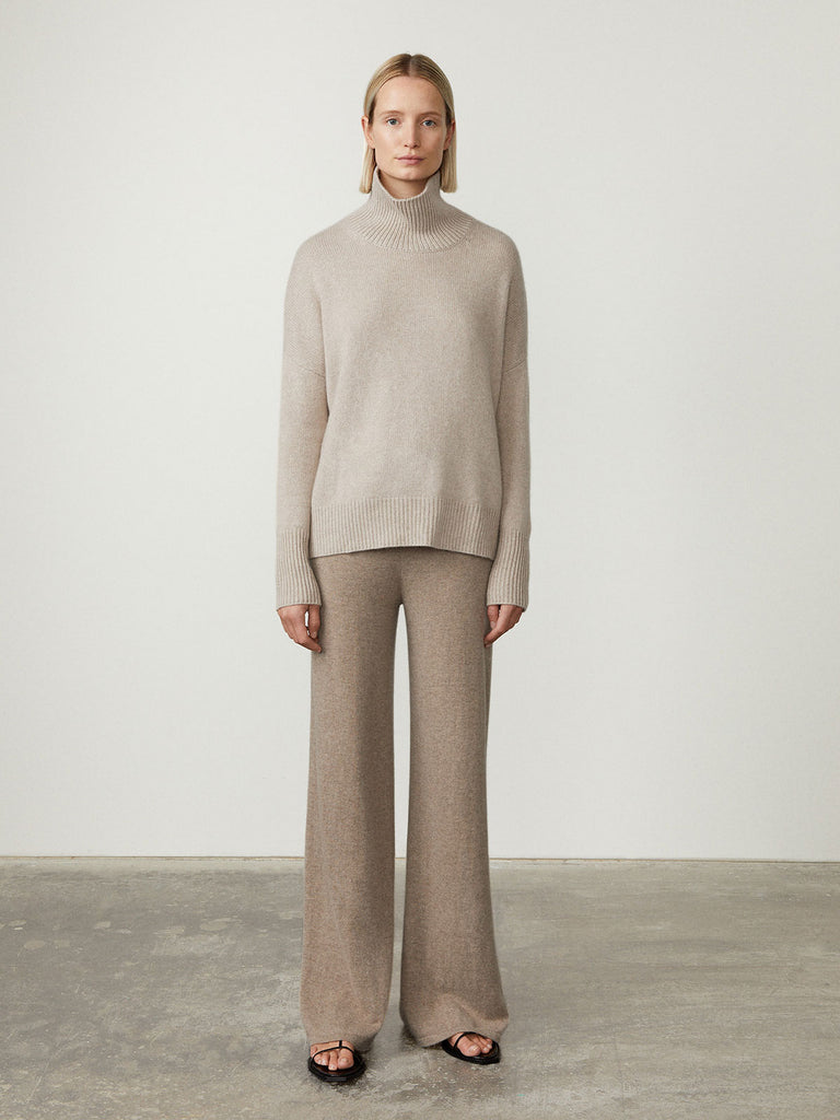 Heidi Sweater Sand | Lisa Yang | Beige high neck sweater in 100% cashmere
