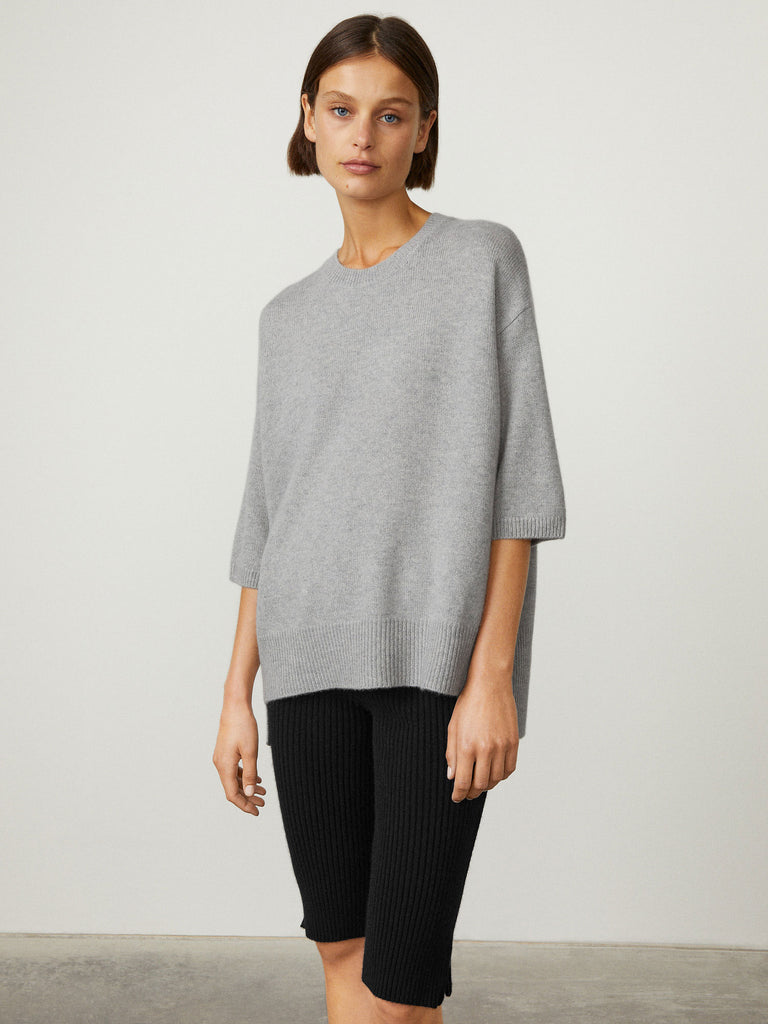 Camille Sweater Dove Grey | Lisa Yang | Light grey short sleeved sweater in 100% cashmere