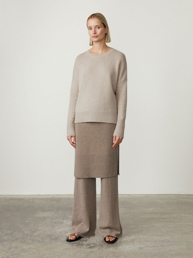 Mila Sweater Sand | Lisa Yang | Beige sweater in 100% cashmere