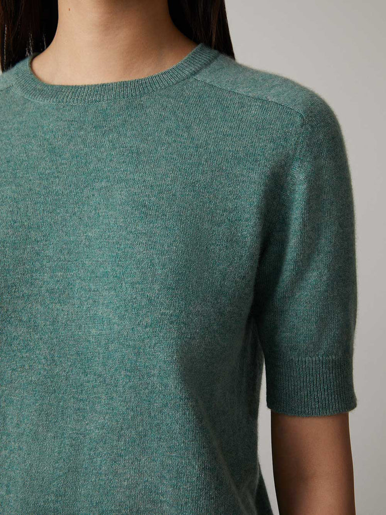 Kenza Tee Jade | Lisa Yang | Green t-shirt in 100% cashmere