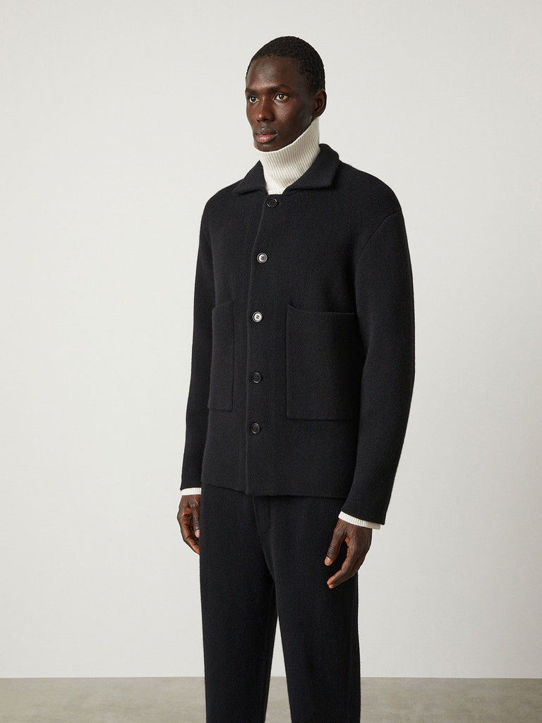 Louis Cardigan Black | Lisa Yang | Black jacket cardigan with buttons and pockets in 100% cashmere